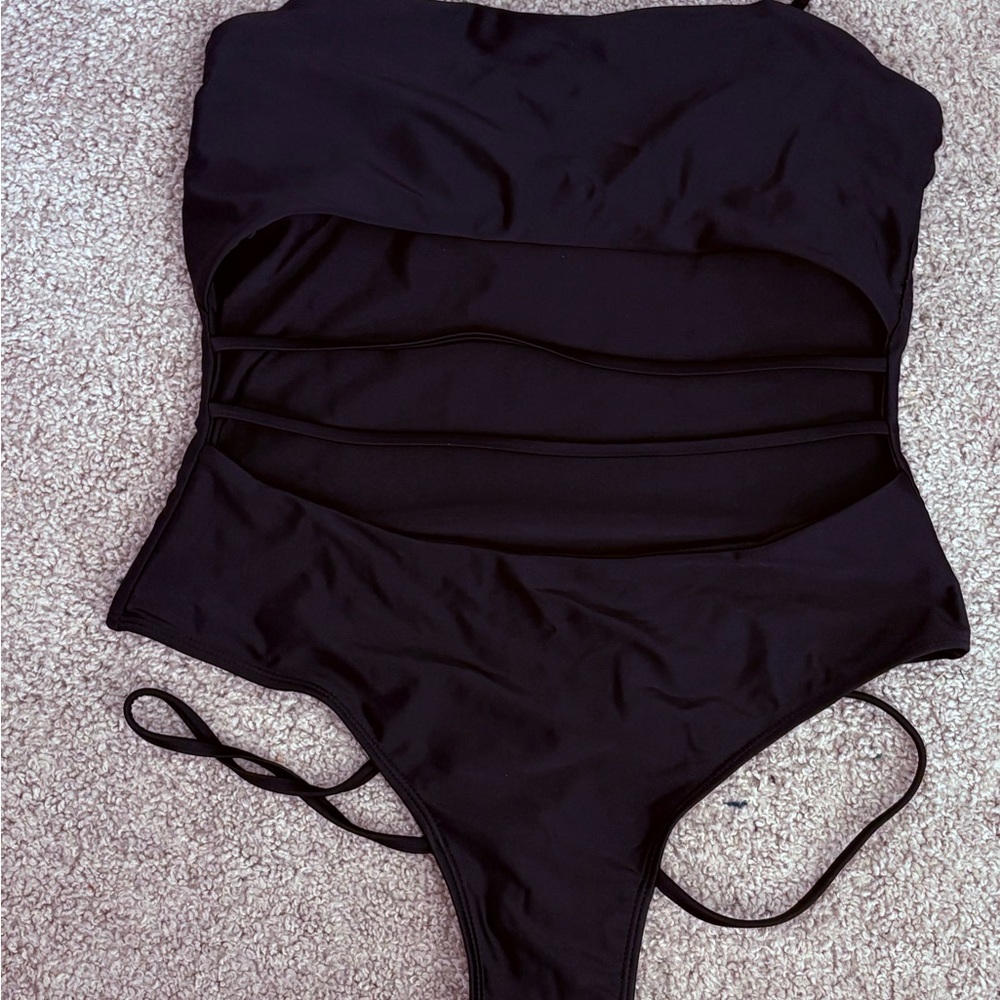 SHEIN Black Cutout One-Piece Swimsuit